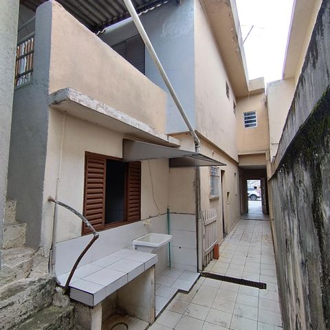 Casa à venda com 240m², 3 quartos e 2 vagas Casa à venda com 240m², 3 quartos e 2 vagasQuintal