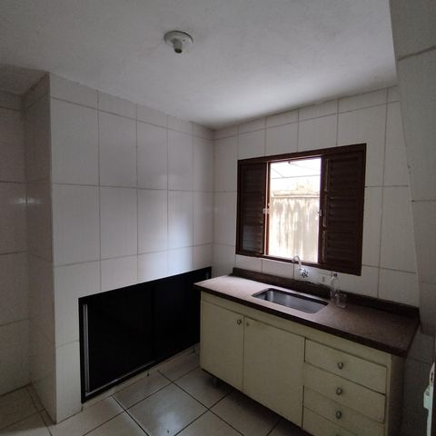 Casa à venda com 240m², 3 quartos e 2 vagas Casa à venda com 240m², 3 quartos e 2 vagasCozinha - Torneira ( Casa 2)