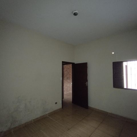 Casa à venda com 240m², 3 quartos e 2 vagas Casa à venda com 240m², 3 quartos e 2 vagasQuarto ( Casa 2)