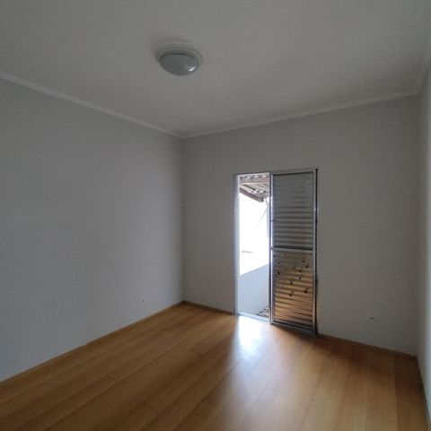 Casa à venda com 240m², 3 quartos e 2 vagas Casa à venda com 240m², 3 quartos e 2 vagasQuarto 1