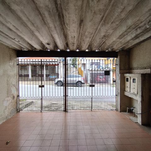 Casa à venda com 240m², 3 quartos e 2 vagas Casa à venda com 240m², 3 quartos e 2 vagasGaragem