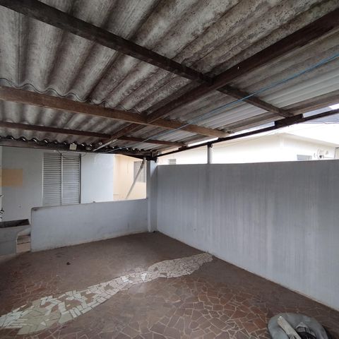 Casa à venda com 240m², 3 quartos e 2 vagas Casa à venda com 240m², 3 quartos e 2 vagasDeposito de cima