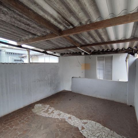 Casa à venda com 240m², 3 quartos e 2 vagas Casa à venda com 240m², 3 quartos e 2 vagasDeposito de cima