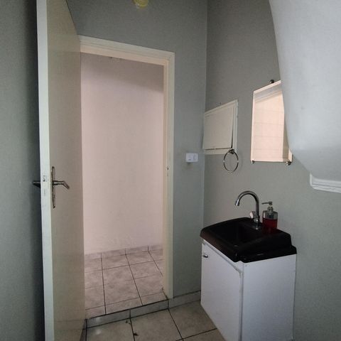 Casa à venda com 240m², 3 quartos e 2 vagas Casa à venda com 240m², 3 quartos e 2 vagasLavabo