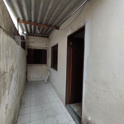 Casa à venda com 240m², 3 quartos e 2 vagas Casa à venda com 240m², 3 quartos e 2 vagasCasa dos fundos