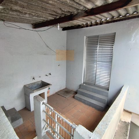 Casa à venda com 240m², 3 quartos e 2 vagas Casa à venda com 240m², 3 quartos e 2 vagasÁrea de serviço de cima