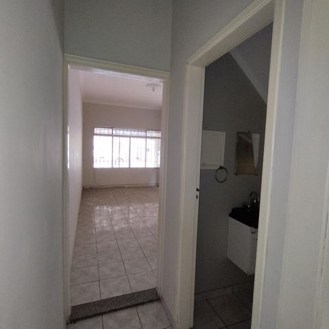 Casa à venda com 240m², 3 quartos e 2 vagas Casa à venda com 240m², 3 quartos e 2 vagasCorredor