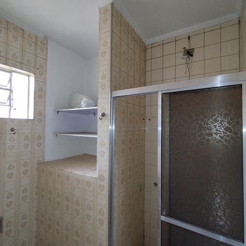 Casa à venda com 240m², 3 quartos e 2 vagas Casa à venda com 240m², 3 quartos e 2 vagasBanheiro