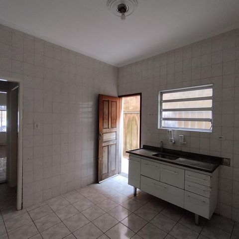 Casa à venda com 240m², 3 quartos e 2 vagas Casa à venda com 240m², 3 quartos e 2 vagasCozinha - Torneira