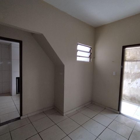 Casa à venda com 240m², 3 quartos e 2 vagas Casa à venda com 240m², 3 quartos e 2 vagasSala ( Casa 2)