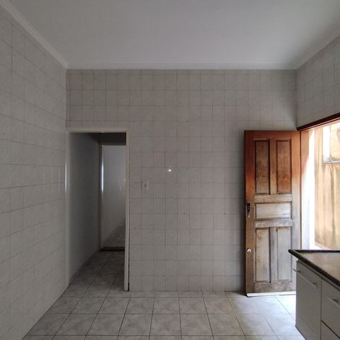Casa à venda com 240m², 3 quartos e 2 vagas Casa à venda com 240m², 3 quartos e 2 vagasCozinha - Torneira