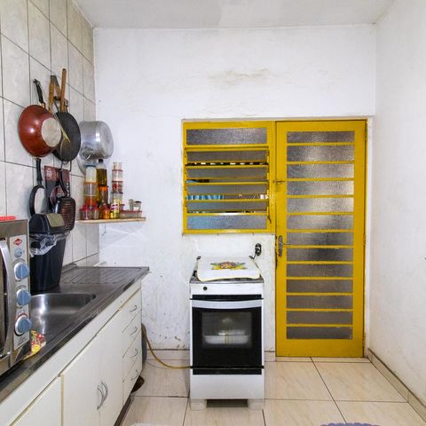 Casa à venda com 125m², 2 quartos e 4 vagas Casa à venda com 125m², 2 quartos e 4 vagasCozinha