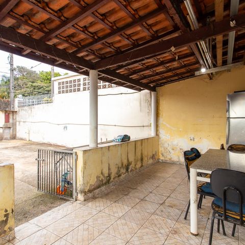 Casa à venda com 125m², 2 quartos e 4 vagas Casa à venda com 125m², 2 quartos e 4 vagasÁrea de Serviço