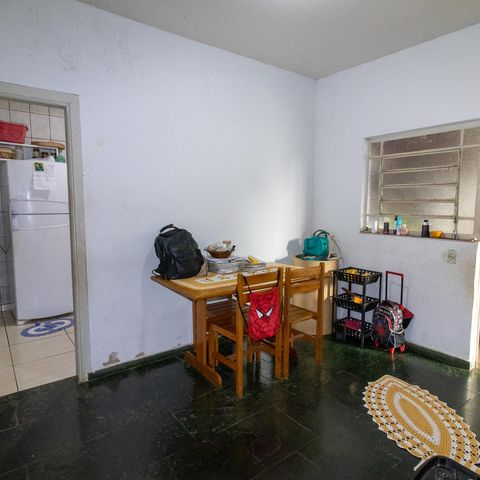 Casa à venda com 125m², 2 quartos e 4 vagas Casa à venda com 125m², 2 quartos e 4 vagasSala