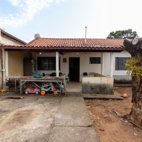 Casa à venda com 125m², 2 quartos e 4 vagas Casa à venda com 125m², 2 quartos e 4 vagasQuintal