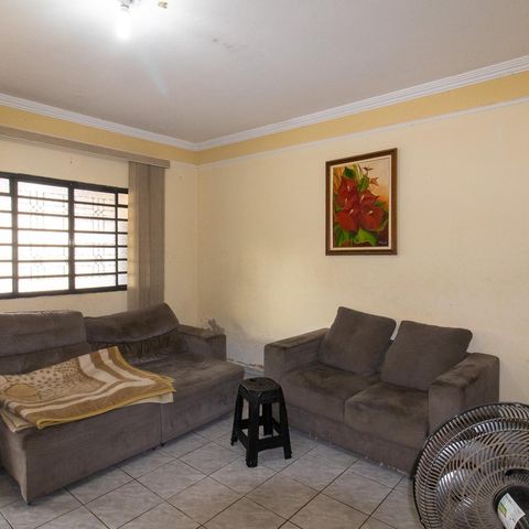 Casa à venda com 125m², 2 quartos e 4 vagas Casa à venda com 125m², 2 quartos e 4 vagasSala