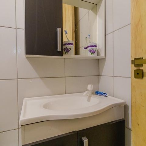 Apartamento à venda com 47m², 2 quartos e 1 vagaBanheiro Social