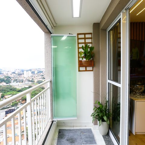 Apartamento à venda com 52m², 2 quartos e 1 vaga Apartamento à venda com 52m², 2 quartos e 1 vagaVaranda