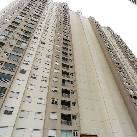 Apartamento à venda com 52m², 2 quartos e 1 vaga Apartamento à venda com 52m², 2 quartos e 1 vagaFachada