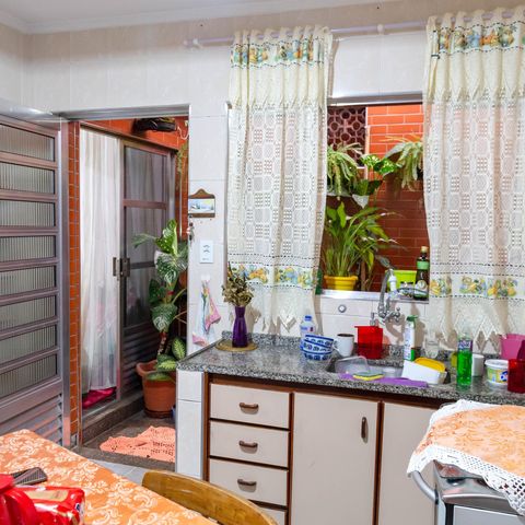 Casa à venda com 136m², 4 quartos e 2 vagas Casa à venda com 136m², 4 quartos e 2 vagasCasa 2 - Cozinha