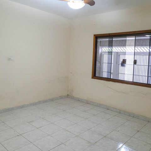 Casa à venda com 136m², 4 quartos e 2 vagas Casa à venda com 136m², 4 quartos e 2 vagasCasa 1 - Quarto 1