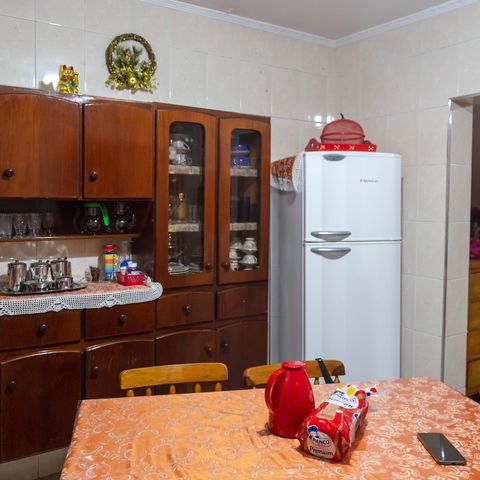 Casa à venda com 136m², 4 quartos e 2 vagas Casa à venda com 136m², 4 quartos e 2 vagasCasa 2 - Cozinha
