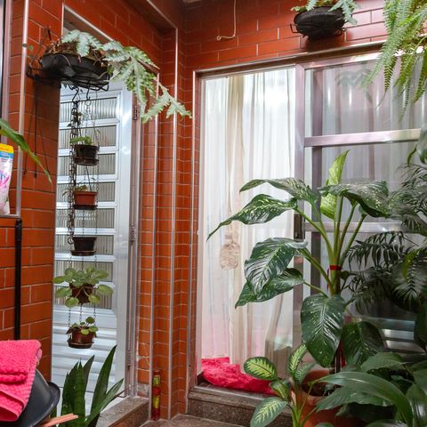 Casa à venda com 136m², 4 quartos e 2 vagas Casa à venda com 136m², 4 quartos e 2 vagasEntrada Casa 2