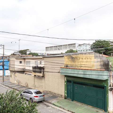 Casa à venda com 136m², 4 quartos e 2 vagas Casa à venda com 136m², 4 quartos e 2 vagasCasa 1 - Área de Serviço -Vista