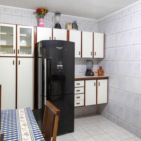 Casa à venda com 136m², 4 quartos e 2 vagas Casa à venda com 136m², 4 quartos e 2 vagasCasa 1 - Cozinha