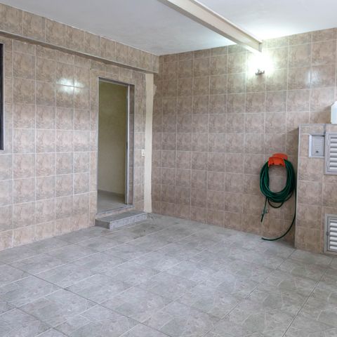 Casa à venda com 136m², 4 quartos e 2 vagas Casa à venda com 136m², 4 quartos e 2 vagasGaragem