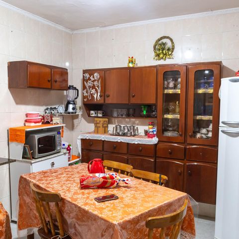 Casa à venda com 136m², 4 quartos e 2 vagas Casa à venda com 136m², 4 quartos e 2 vagasCasa 2 - Cozinha