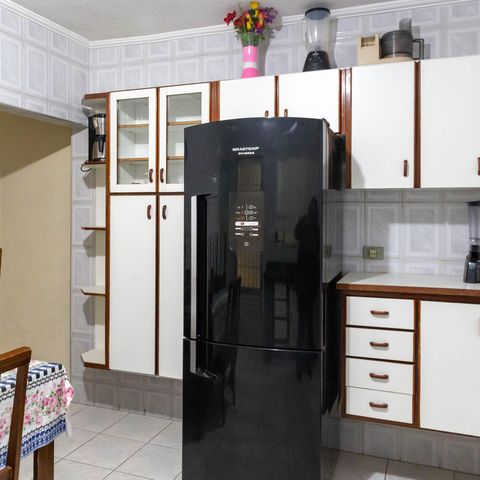 Casa à venda com 136m², 4 quartos e 2 vagas Casa à venda com 136m², 4 quartos e 2 vagasCasa 1 - Cozinha
