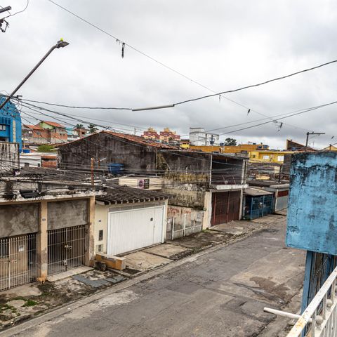 Casa à venda com 136m², 4 quartos e 2 vagas Casa à venda com 136m², 4 quartos e 2 vagasCasa 1 - Área de Serviço - Vista