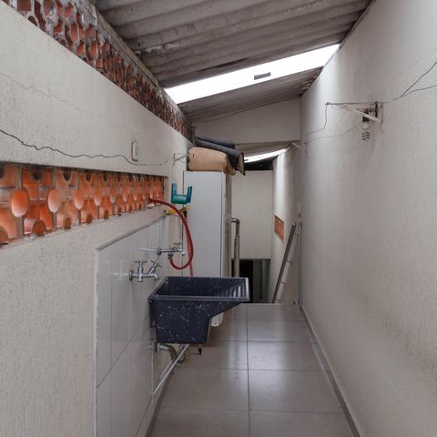 Casa à venda com 136m², 4 quartos e 2 vagas Casa à venda com 136m², 4 quartos e 2 vagasCasa 1 - Área de Serviço