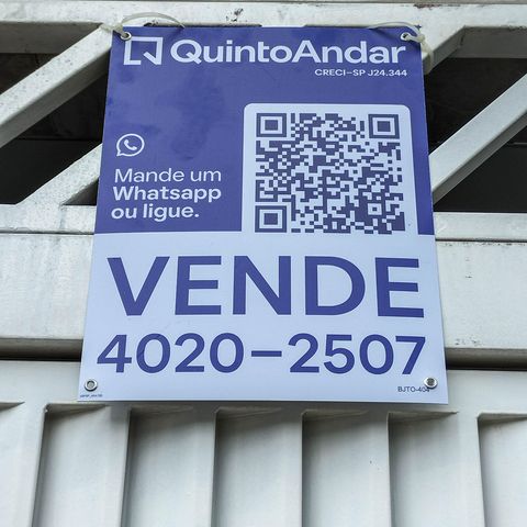 Casa à venda com 136m², 4 quartos e 2 vagas Casa à venda com 136m², 4 quartos e 2 vagasPlaquinha