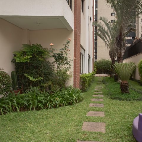 Apartamento à venda com 130m², 3 quartos e 3 vagas Apartamento à venda com 130m², 3 quartos e 3 vagasÁrea comum - Playground