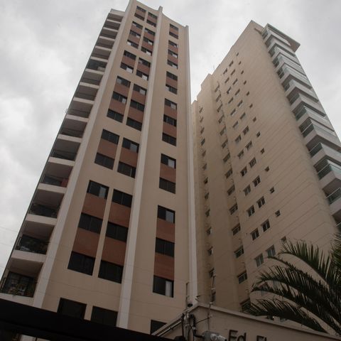 Apartamento à venda com 130m², 3 quartos e 3 vagas Apartamento à venda com 130m², 3 quartos e 3 vagasFachada