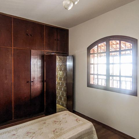 Casa à venda com 185m², 4 quartos e 1 vaga Casa à venda com 185m², 4 quartos e 1 vagaSuíte