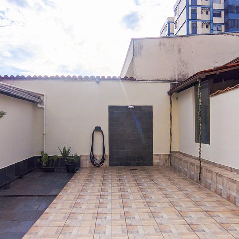 Casa à venda com 185m², 4 quartos e 1 vaga Casa à venda com 185m², 4 quartos e 1 vagaQuintal