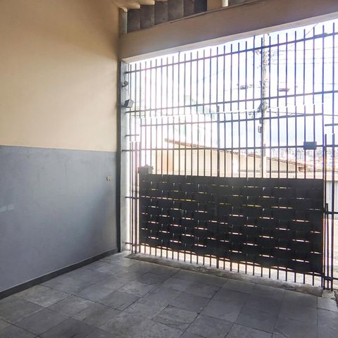 Casa à venda com 185m², 4 quartos e 1 vaga Casa à venda com 185m², 4 quartos e 1 vagaGaragem