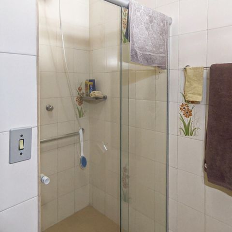 Casa à venda com 185m², 4 quartos e 1 vaga Casa à venda com 185m², 4 quartos e 1 vagaBanheiro