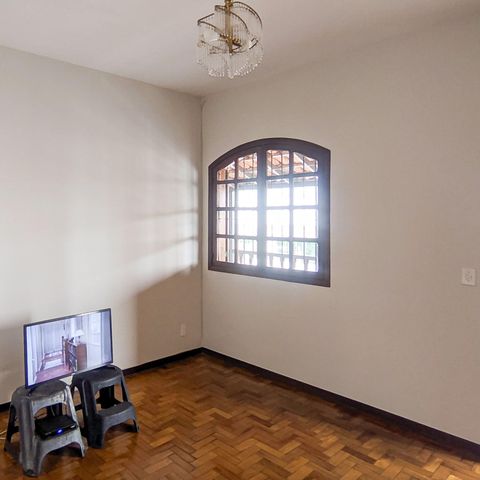 Casa à venda com 185m², 4 quartos e 1 vaga Casa à venda com 185m², 4 quartos e 1 vagaSala