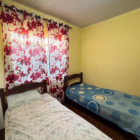 Casa à venda com 400m², 3 quartos e 5 vagas Casa à venda com 400m², 3 quartos e 5 vagasQuarto