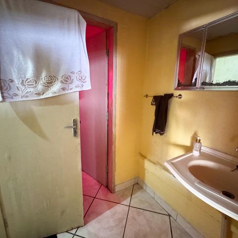Casa à venda com 400m², 3 quartos e 5 vagas Casa à venda com 400m², 3 quartos e 5 vagasBanheiro