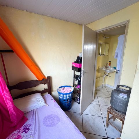 Casa à venda com 400m², 3 quartos e 5 vagas Casa à venda com 400m², 3 quartos e 5 vagasQuarto de Serviço