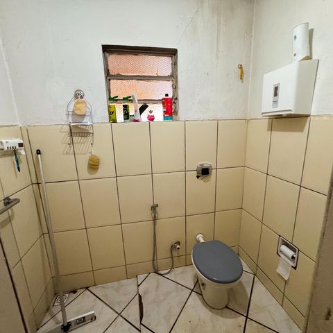 Casa à venda com 400m², 3 quartos e 5 vagas Casa à venda com 400m², 3 quartos e 5 vagasBanheiro