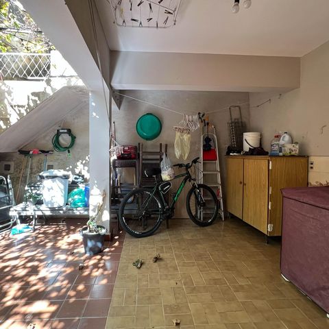 Casa à venda com 200m², 3 quartos e 3 vagas Casa à venda com 200m², 3 quartos e 3 vagasÁrea de Serviço