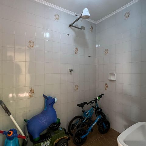 Casa à venda com 200m², 3 quartos e 3 vagas Casa à venda com 200m², 3 quartos e 3 vagasÁrea de Serviço