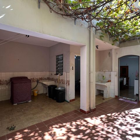 Casa à venda com 200m², 3 quartos e 3 vagas Casa à venda com 200m², 3 quartos e 3 vagasÁrea de Serviço