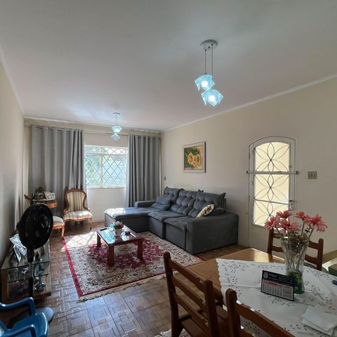 Casa à venda com 200m², 3 quartos e 3 vagas Casa à venda com 200m², 3 quartos e 3 vagasSala